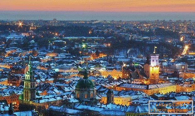 Pohled na noc Lviv