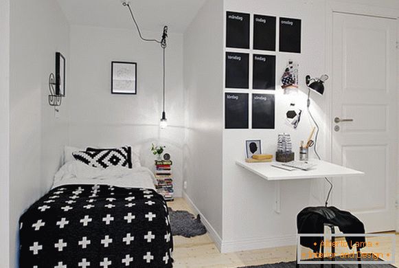 Stylová malá ložnice v černé a bílé barvě