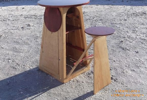 Modulární skládací stůl s sedadly