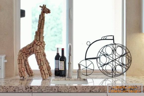 Žirafa z vína