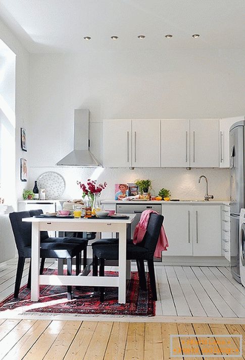 Kuchyně malého bytu ve Švédsku