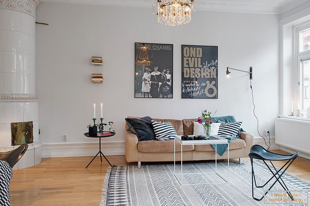 Interiér dvoupokojového bytu ve skandinávském stylu ve Stockholmu