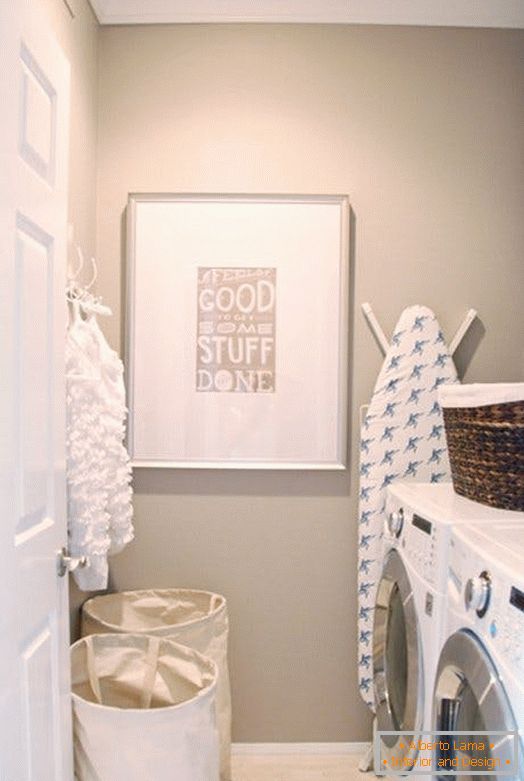Myšlenka skladování pro malý byt: pro koupelnu nebo prádlo