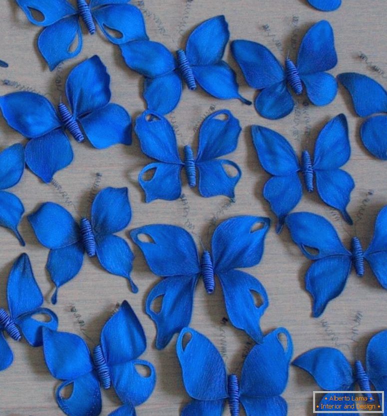 d13b5f3855527е70933д4еебб4вт-design-reklama-butterfly-in-blue-gama-od