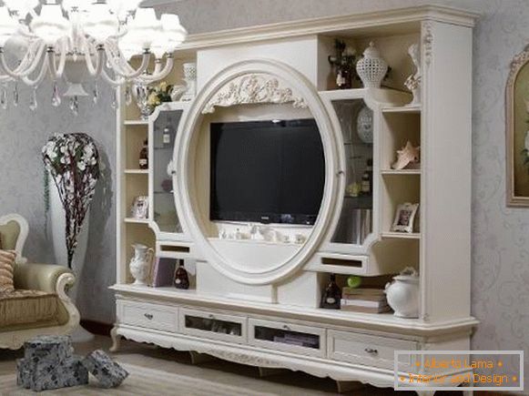 Bílý nábytek pro obývací pokoj - fotografické stěny v klasickém stylu