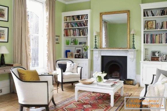 Zelený interiér obývacího pokoje s bílým nábytkem