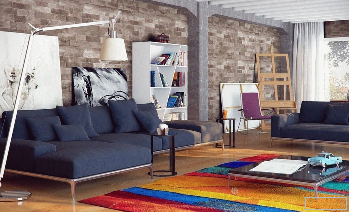 Světlý koberec v obývacím pokoji