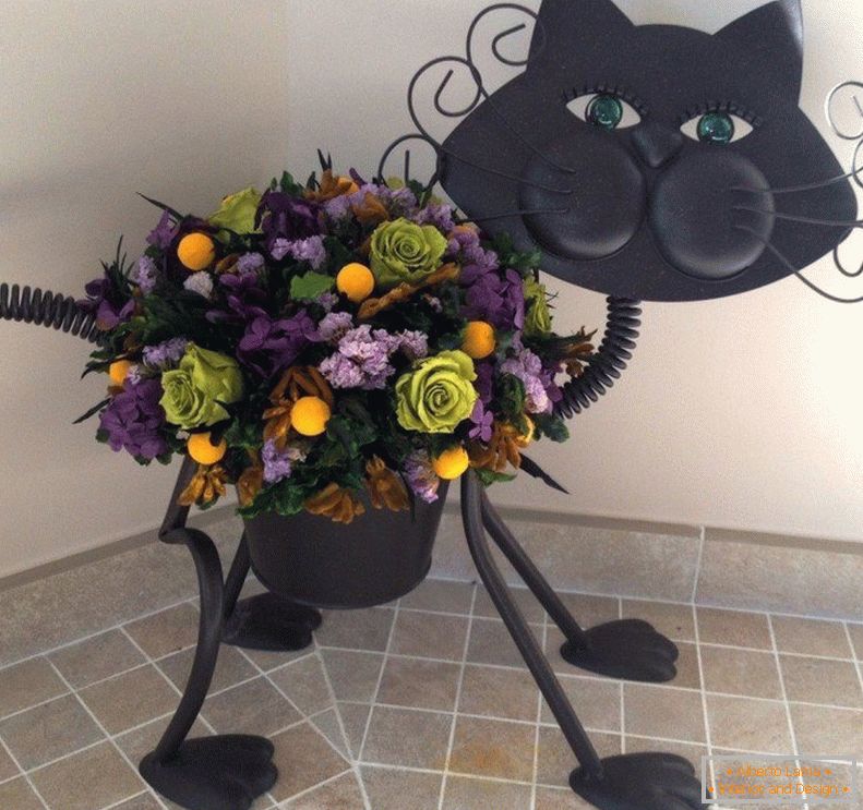 Kočka pro květiny
