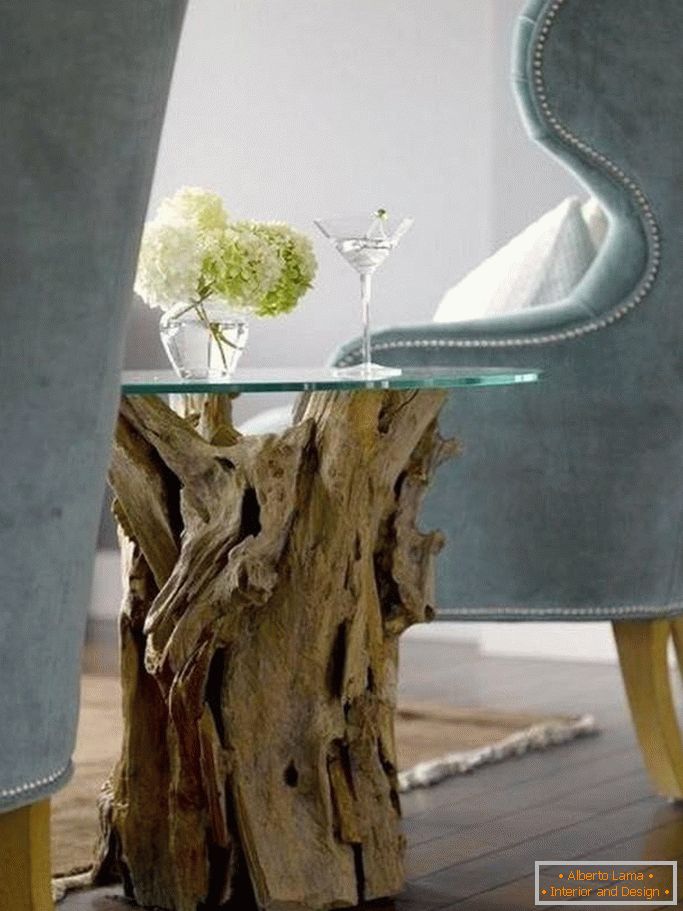 Konferenční stolek z driftwoodu a skla