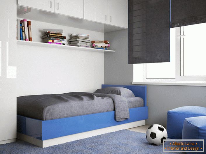 Dětská místnost dospívajícího chlapce je navržena v souladu s požadavky minimalismu. 