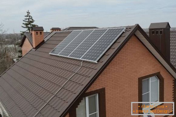 Návrh soukromého domu se solárními panely