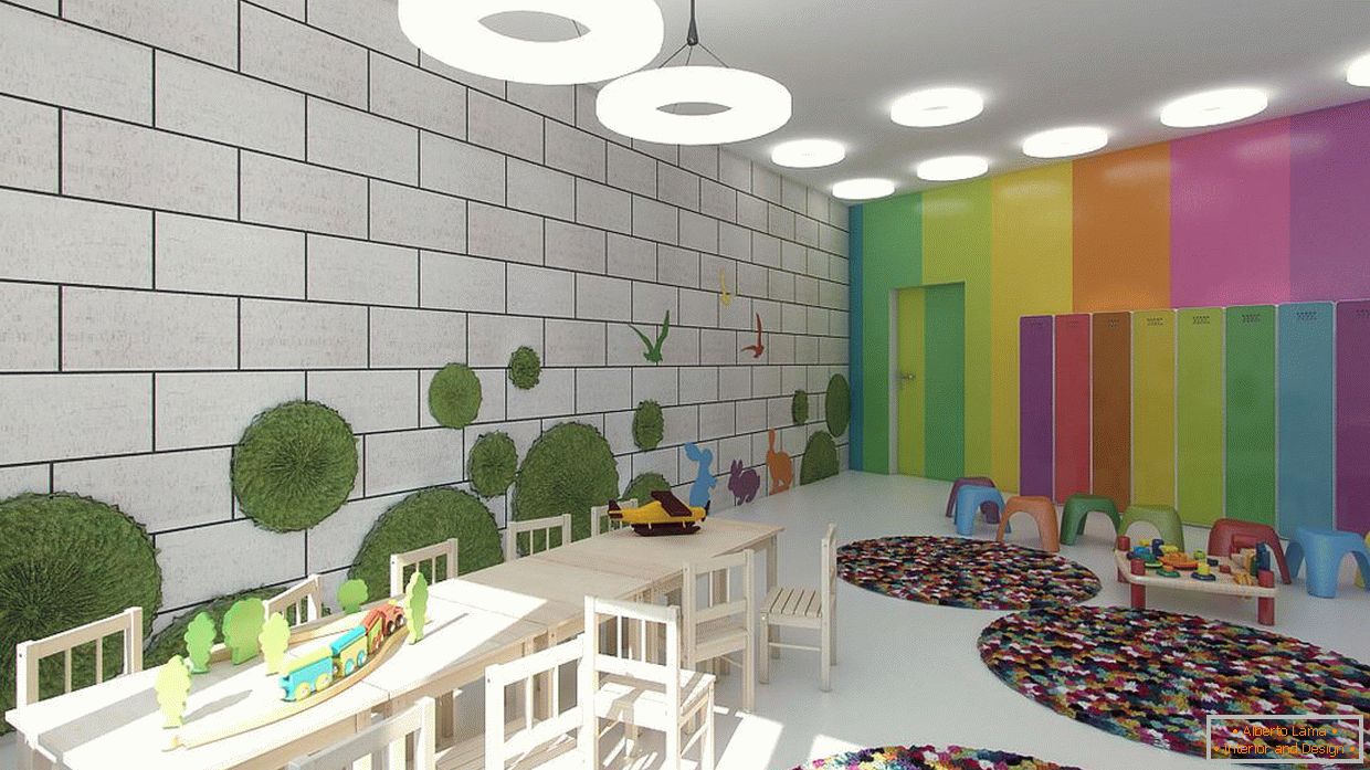 Jasné barvy ve vnitřku mateřské školy