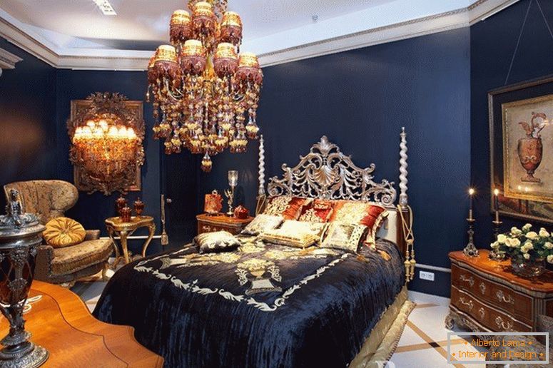 Luxusní lustr v ložnici