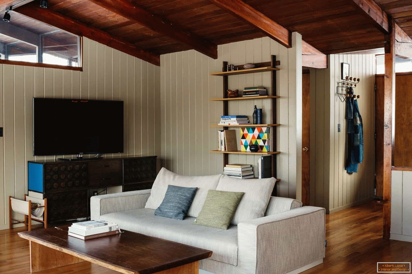 Příklad obývacího pokoje v dřevěném domě