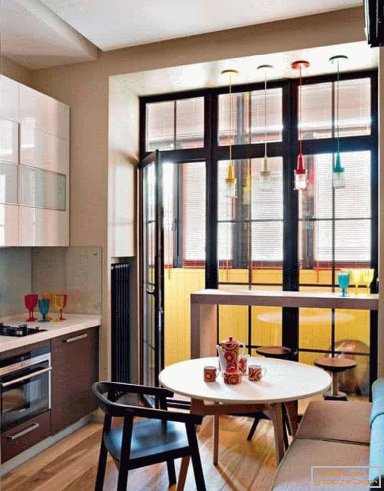 Kuchyně s francouzským oknem