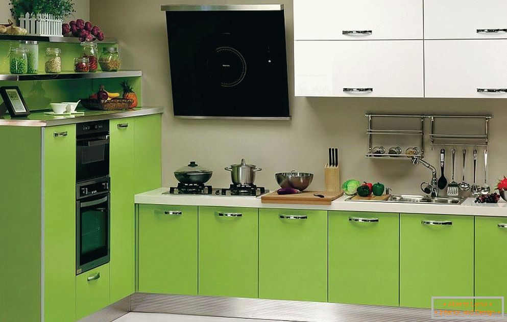 Kuchyně v světle zelené barvě