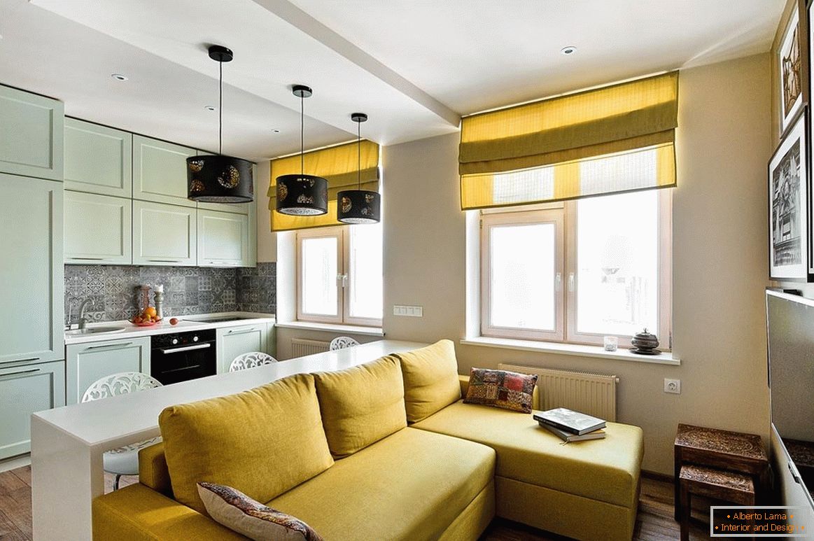 Světlý design kuchyně a obývacího pokoje