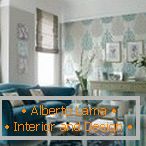 Obývací pokoj v bílé a modré barvě