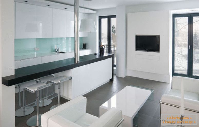 ložnice-jednoduché-studio-byt-design-nápad-pro-obývací pokoj-s-bílé-pohovka-s-bílé-stůl-šedá-dlaždice-a-sklo-dveře-s- studio-byt-design-nápady