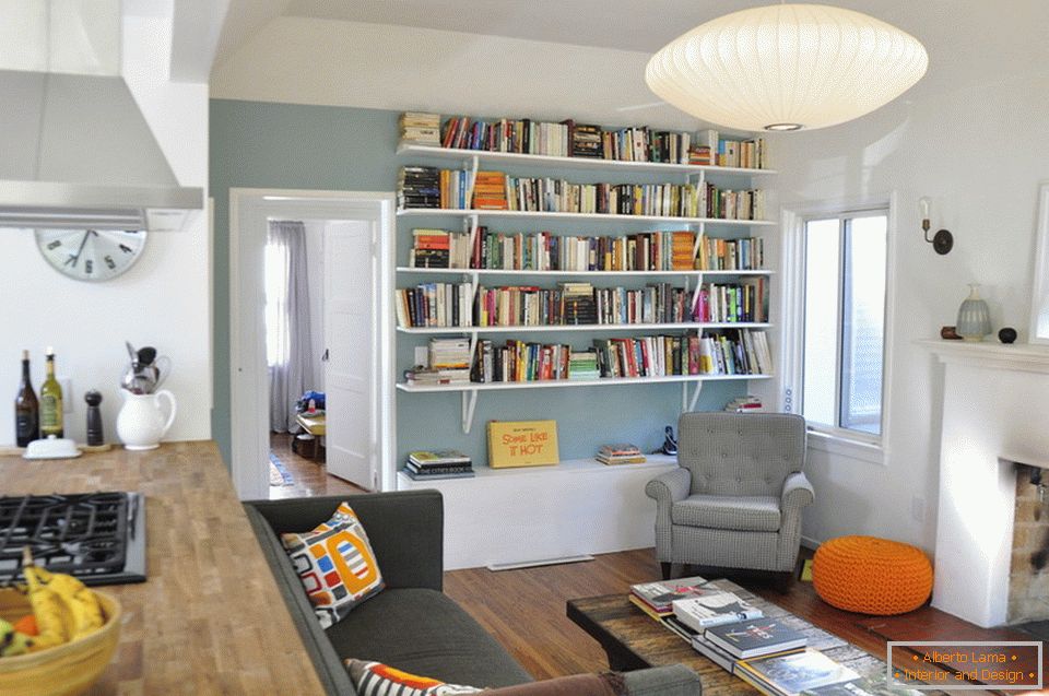 Otevřete regály pro knihy v obývacím pokoji