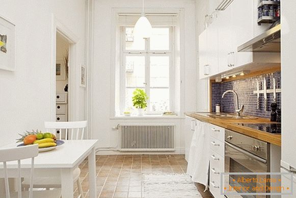 Interiér komfortních kuchyňských bytů ve Švédsku