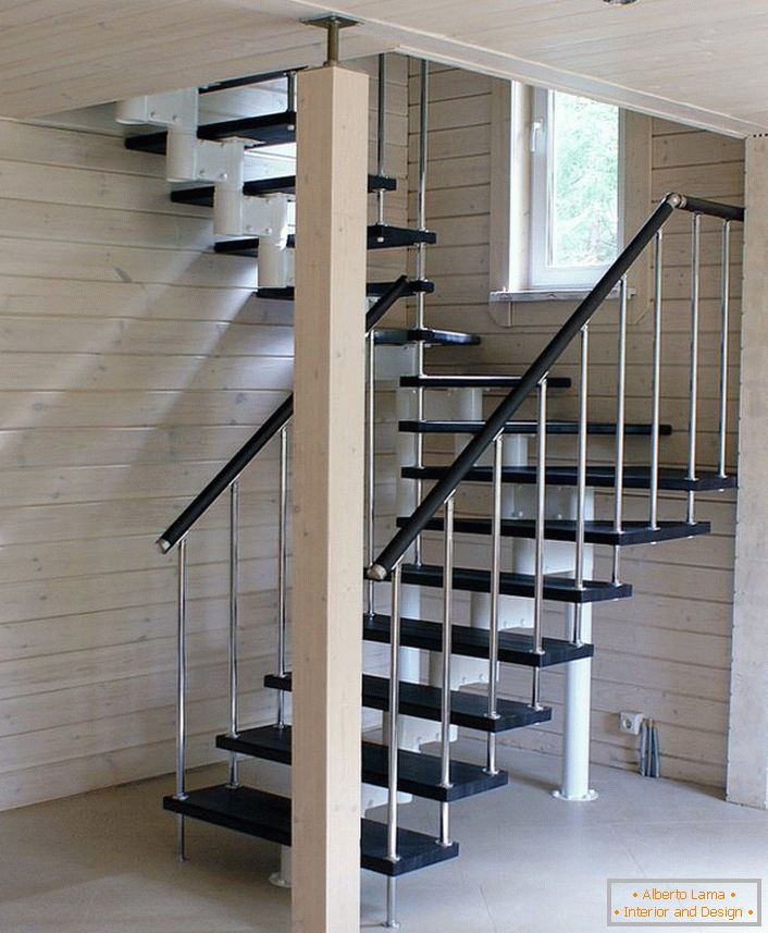 Optimální provedení elegantního modulového schodiště pro dům postavený z lehkého dřeva.