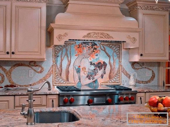 Kuchyňská zástěra v podobě krásné mozaiky
