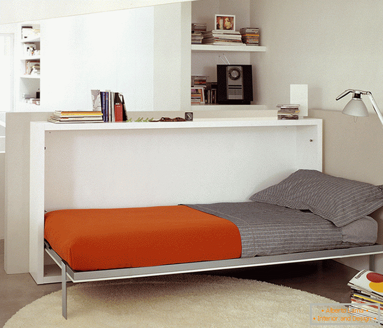 Skládací postel v malé ložnici