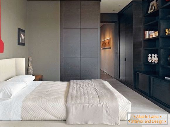 Stylový design ložnice se šatní skříní s vestavěným nábytkem