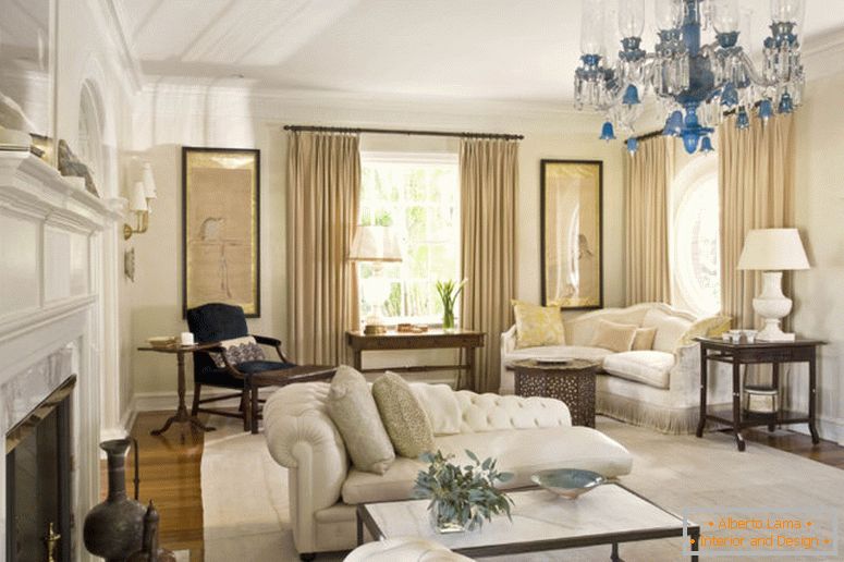 úžasný-design-interiér-dekorace-luxusní-obývací pokoj-design-nápady-vybavené-elegantní-bílá-textil-čalounění-back-recamier-pohovka-near-modern-krb- závěsy-okna