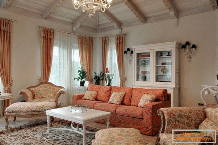 Hezký obývací pokoj ve stylu Provence ve skutečnosti.