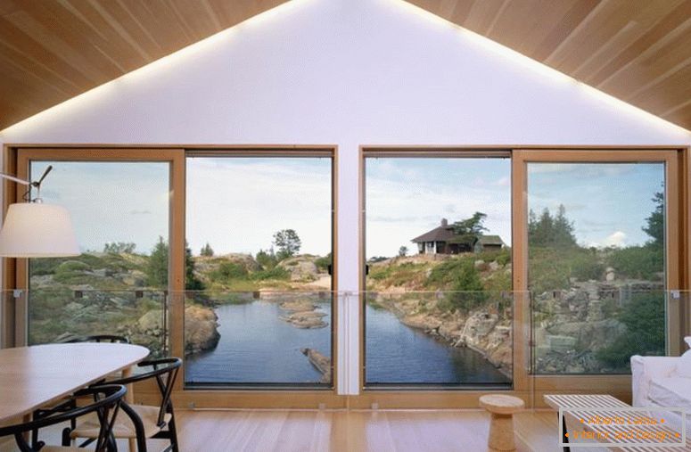 krásný-scénický-view-obývací pokoj-s-dřevěné-podlaha-a-strop