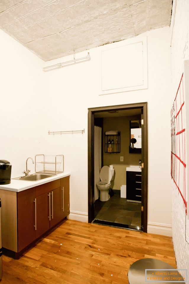 Kuchyň a koupelna ve stylovém bytě v Brooklynu