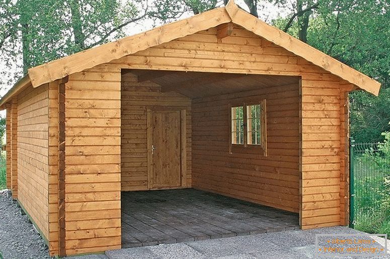 Dřevěná garáž
