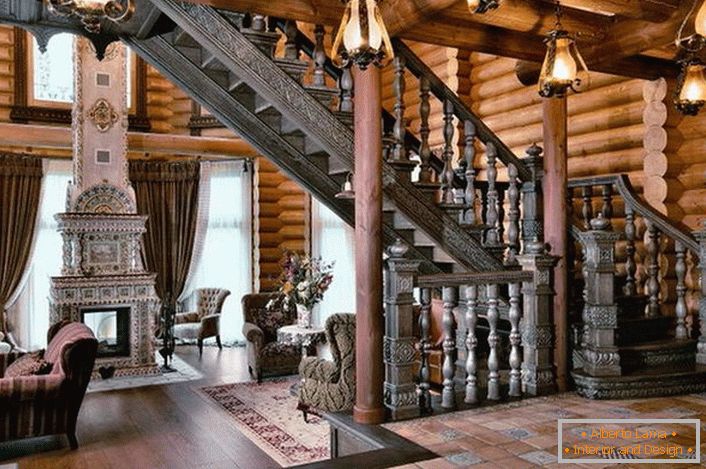 Luxusní rustikální obývací pokoj ve venkovském sídle v Německu.