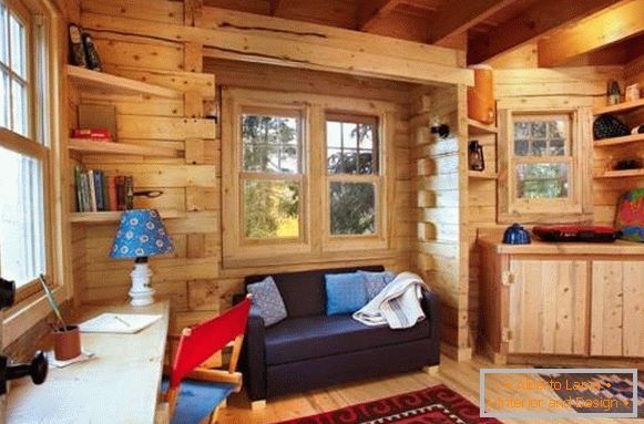 Interiér dřevěného domu z baru - dětský pokoj