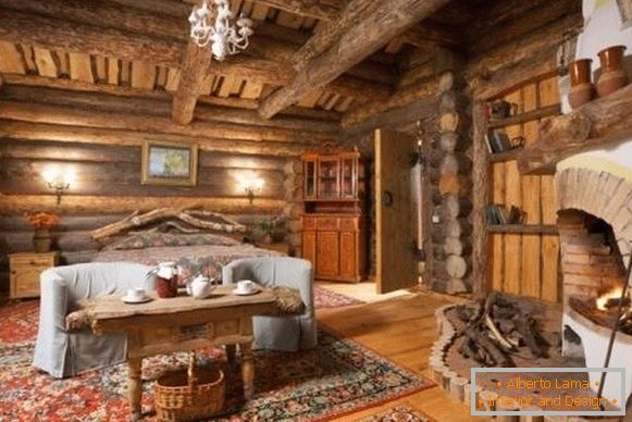 Vnitřní interiér dřevěného domu ze dřeva - fotografie v ruském stylu