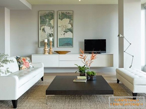 Jednoduchý moderní obývací pokoj na fotografii