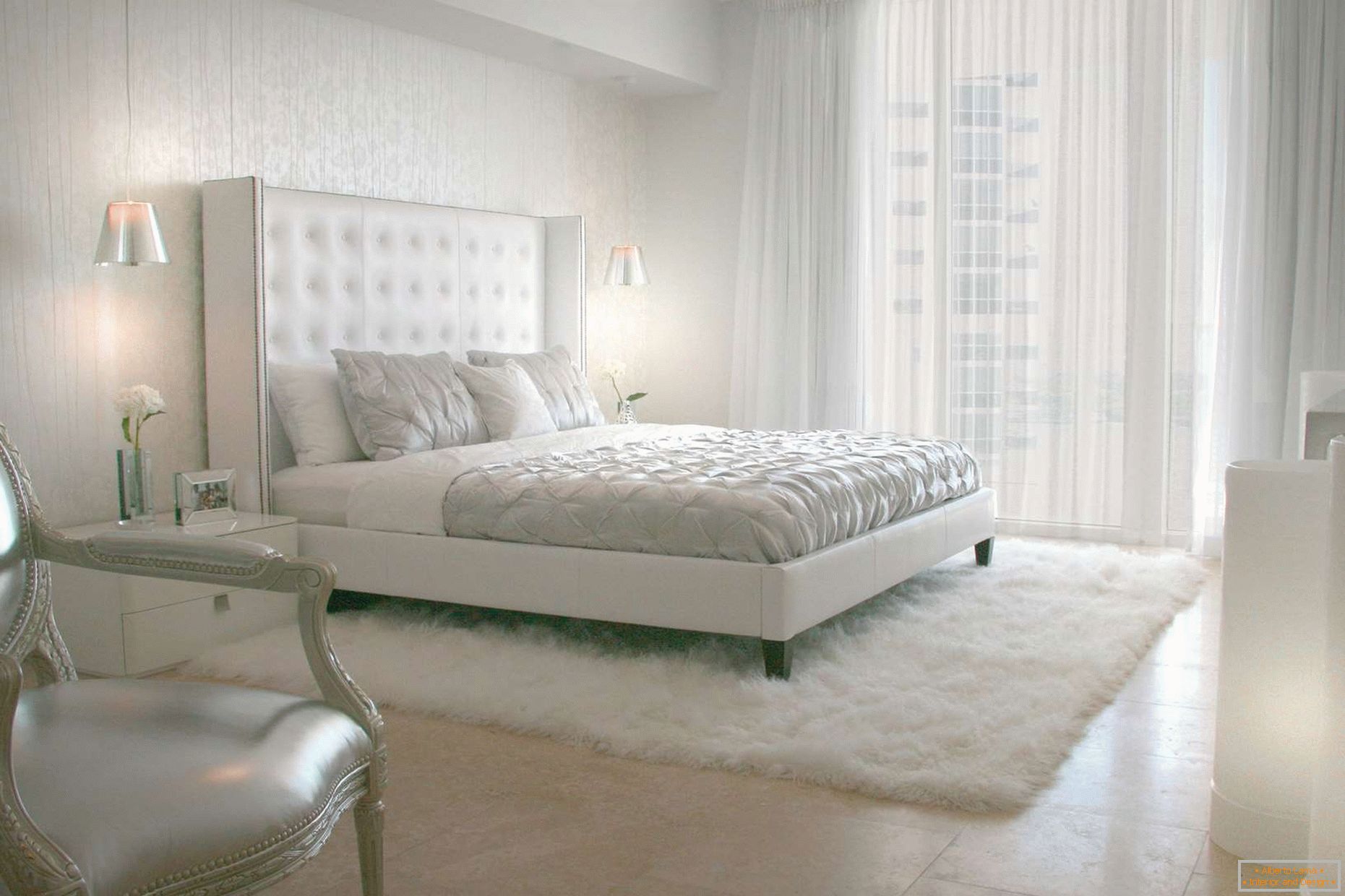 Bílá barva v designu ložnice