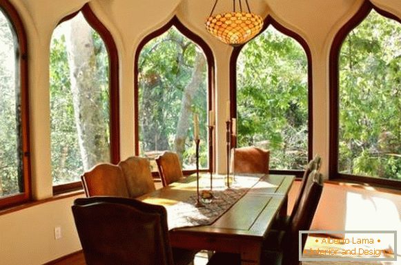 Marocký design oken - fotografie v interiéru