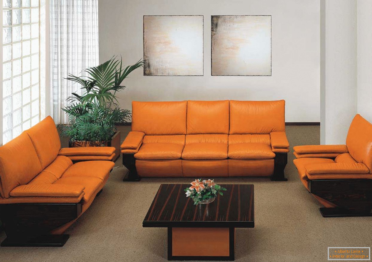 Čalouněný nábytek v obývacím pokoji