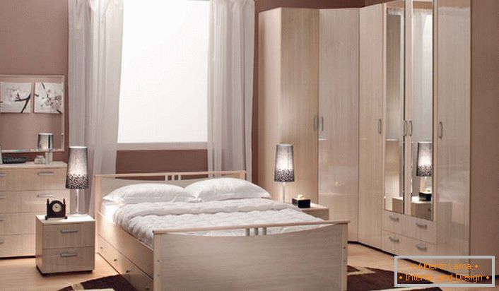 Modulární ložnicový nábytek je nejvýhodnější volbou pro malé městské byty.