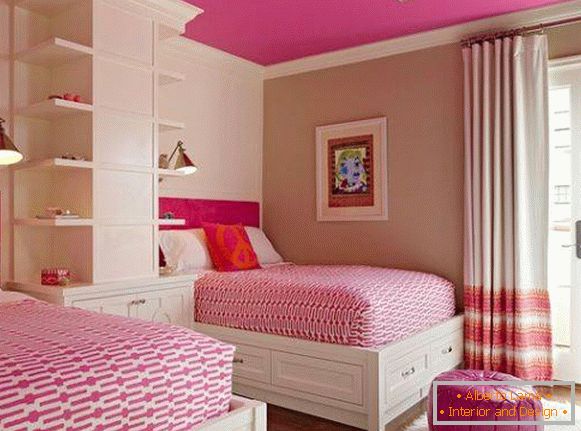 Růžové ložnice design pro dvě dívky
