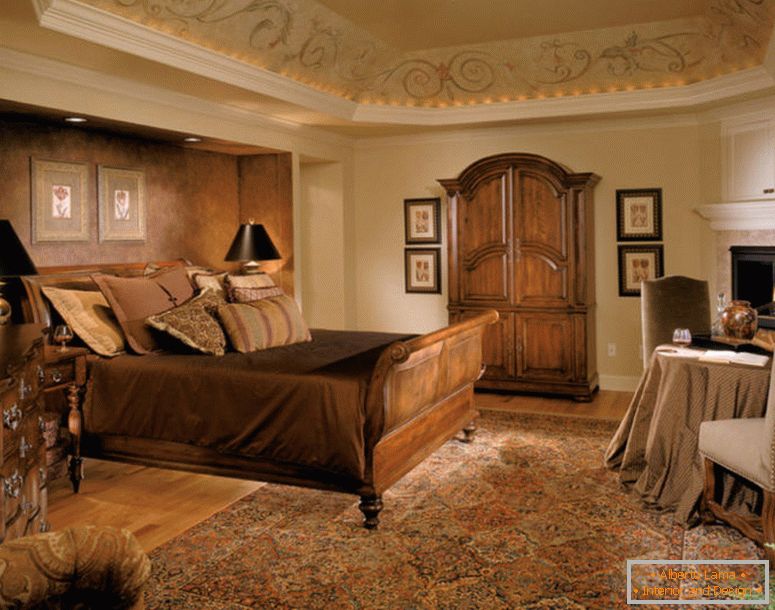 střední-královský-ložnice-dřevěný-bed-rám-nábytek-persian-koberec-hnědý-feature-wall