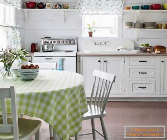 Kuchyňské závěsy bílé barvy s modrým vzorem fotka 2016