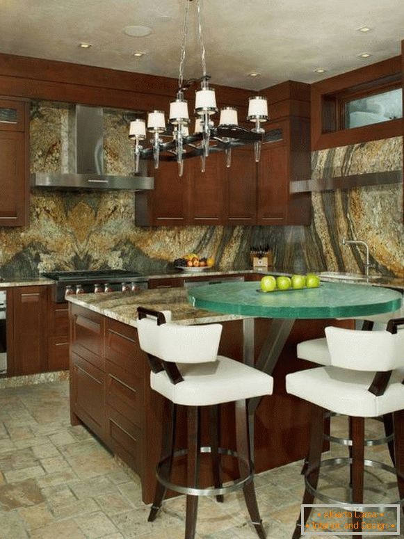Luxusní kuchyň s kamennou úpravou 2015