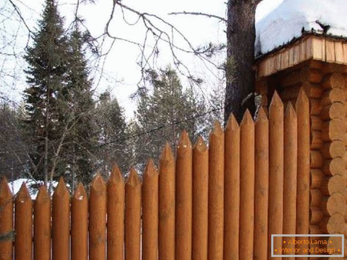 dřevěné ploty pro soukromý dům foto