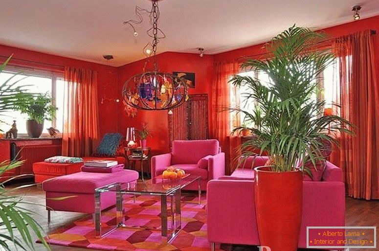Růžový nábytek v obývacím pokoji