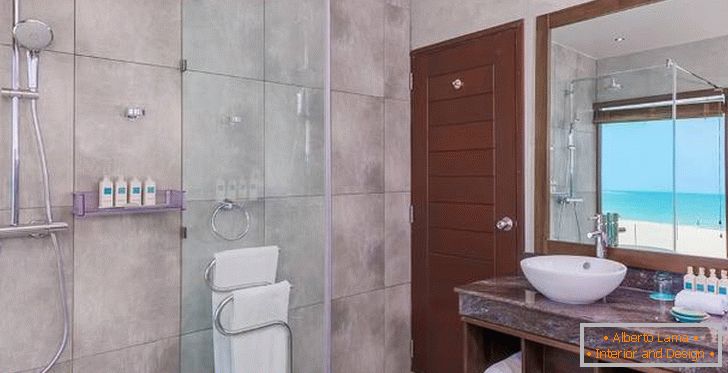Design koupelny u hotelu Uga Bay