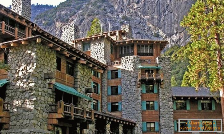 Hotel v horách (Ahwahnee, Yosemite)